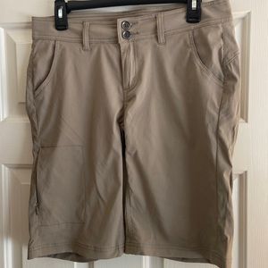 Prana low rise hiking Shorts size 6